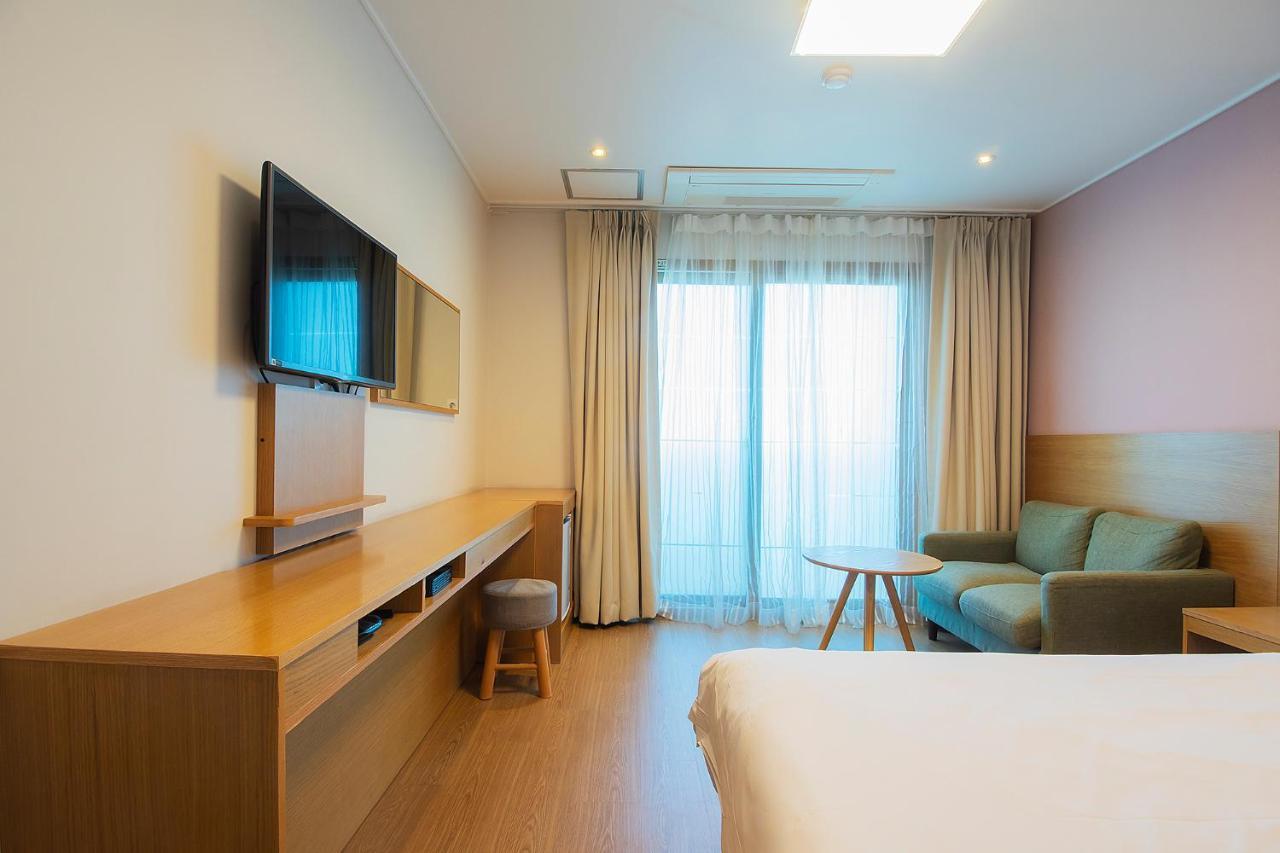 Sims Hotel Jeju Extérieur photo