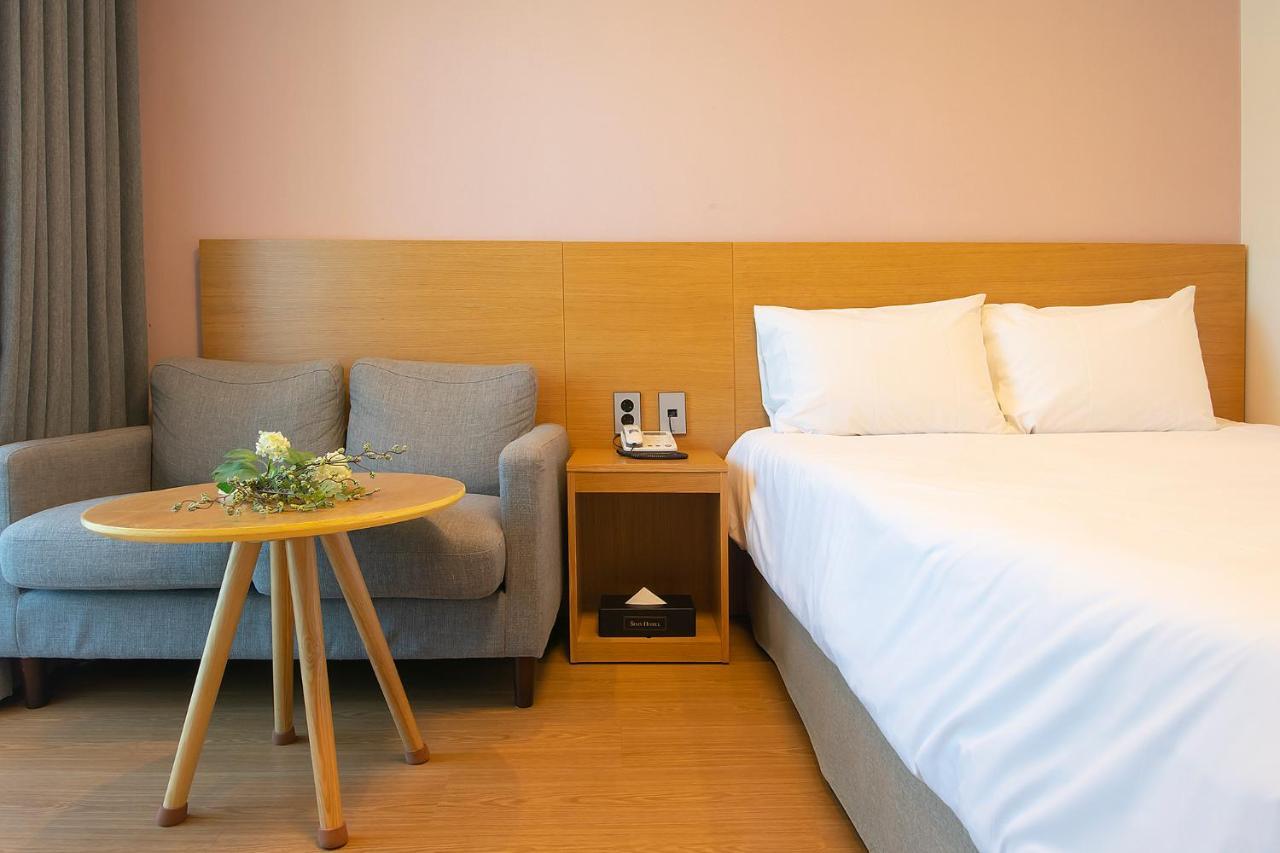 Sims Hotel Jeju Extérieur photo