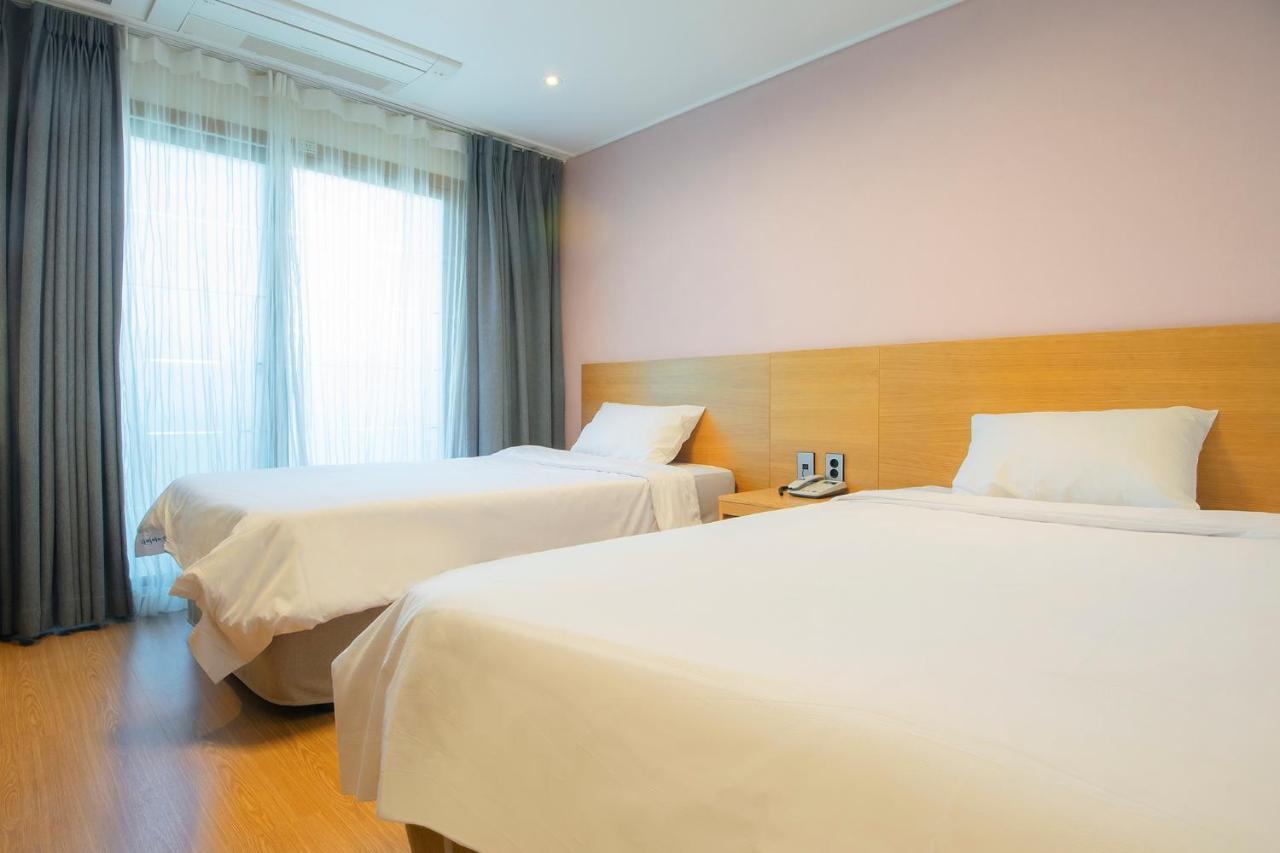 Sims Hotel Jeju Extérieur photo